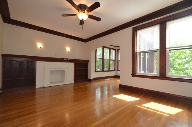 Foto del edificio - 5956 N Magnolia Ave
