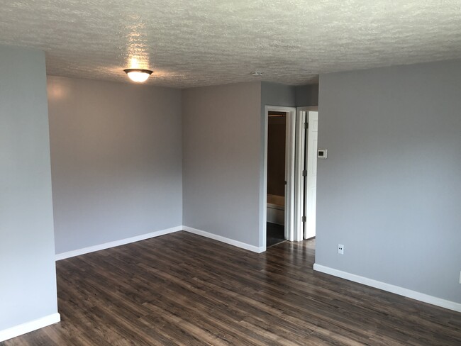 Building Photo - 3104 Archwood Ave
