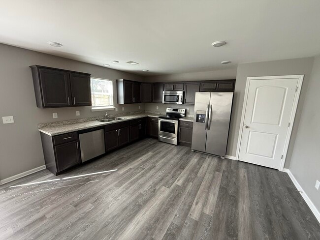 Foto del edificio - 2325 Tanksley Way