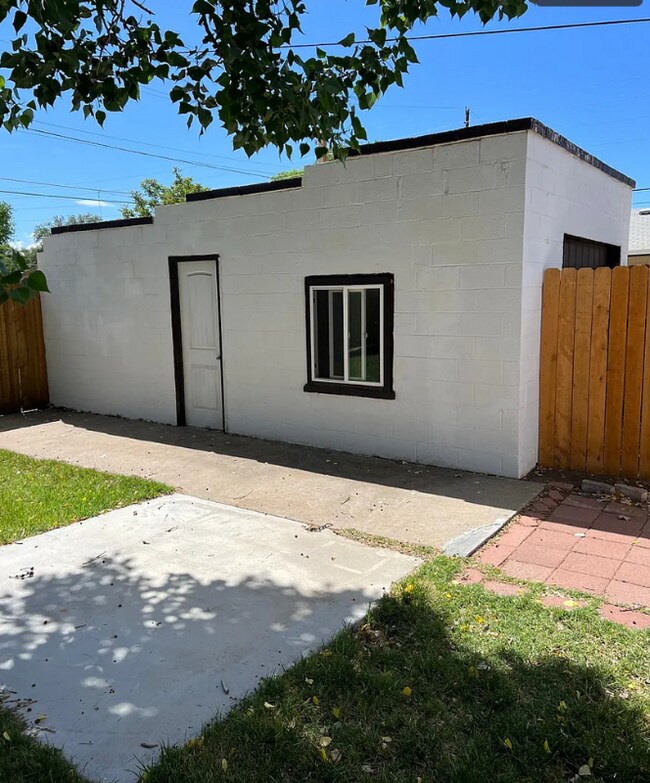 Foto del edificio - 1674 Laveta St