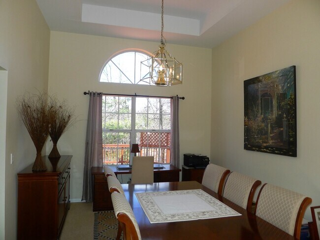 Foto del edificio - 80 Hartley Ln