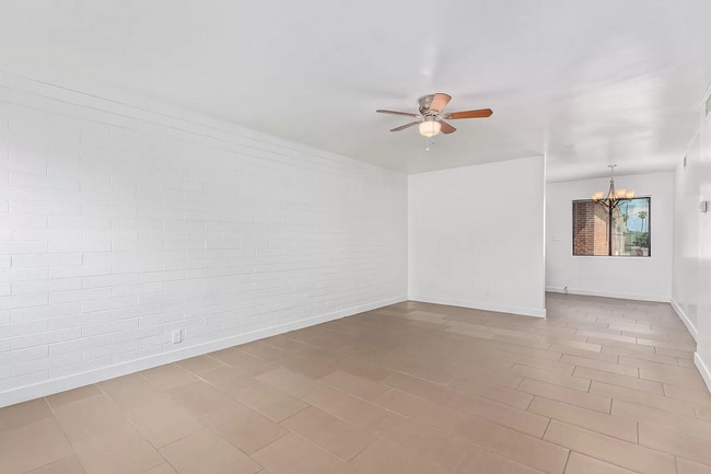 Building Photo - 1 Bed | 1 Bath -  Great Coronado District/...