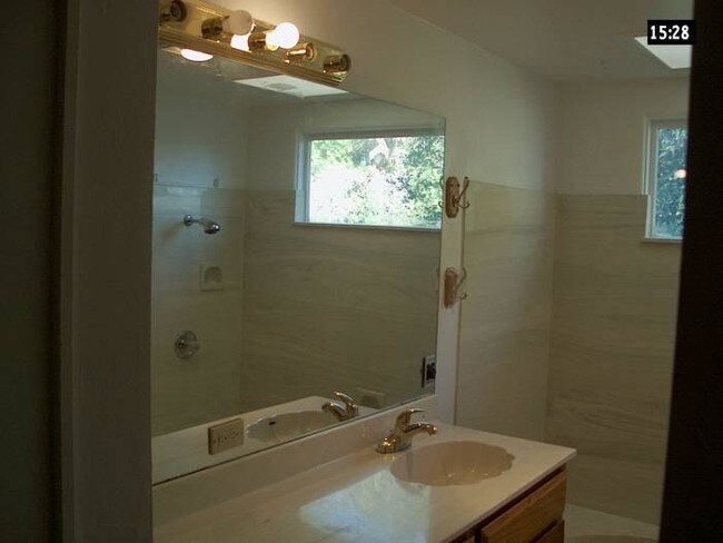 Foto del edificio - 350 E Carter Rd