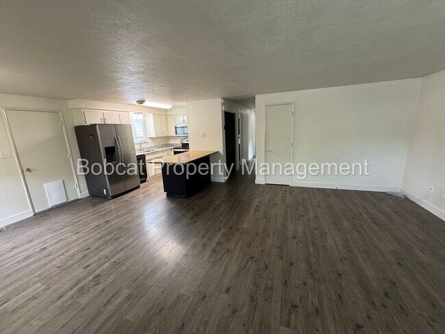Foto del edificio - 2523 Baker Dr