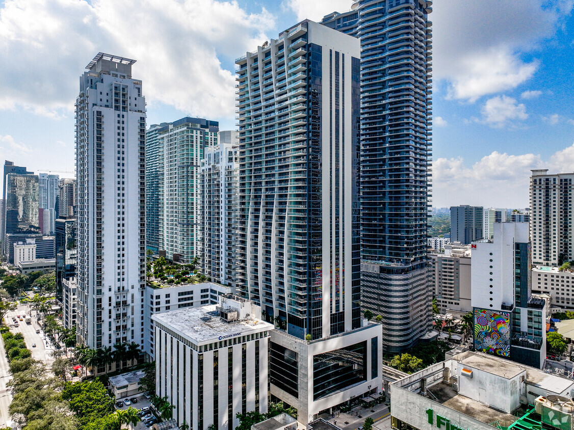 Primary Photo - 1010 Brickell Avenue