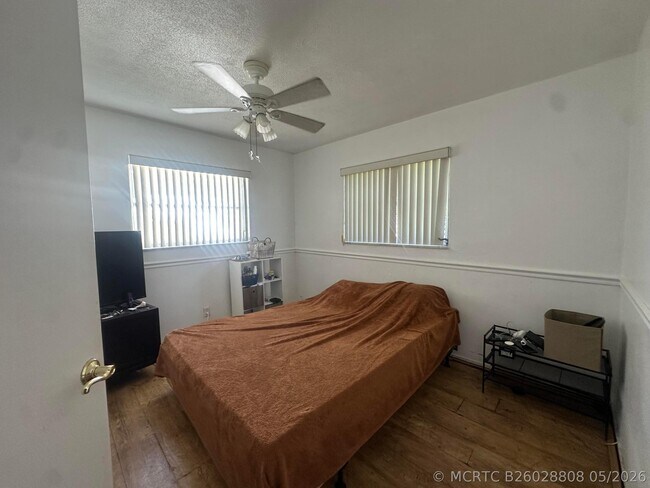 Building Photo - 806 Ocean Dr