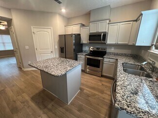 Building Photo - 1051 Bradburn Village Dr