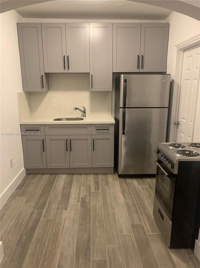 Foto del edificio - 712 SW 56th Ave