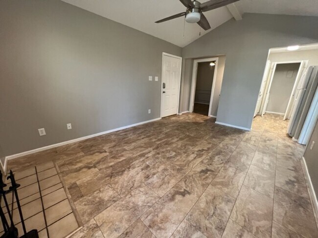 Building Photo - 1318 WESTHEIMER #217