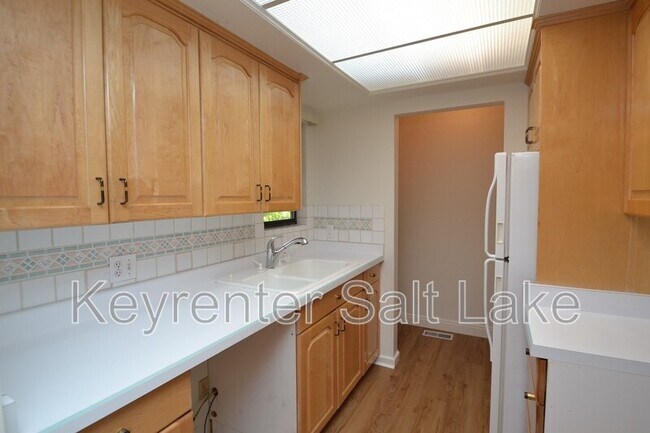 Foto del edificio - 6877 Countrywoods Cir