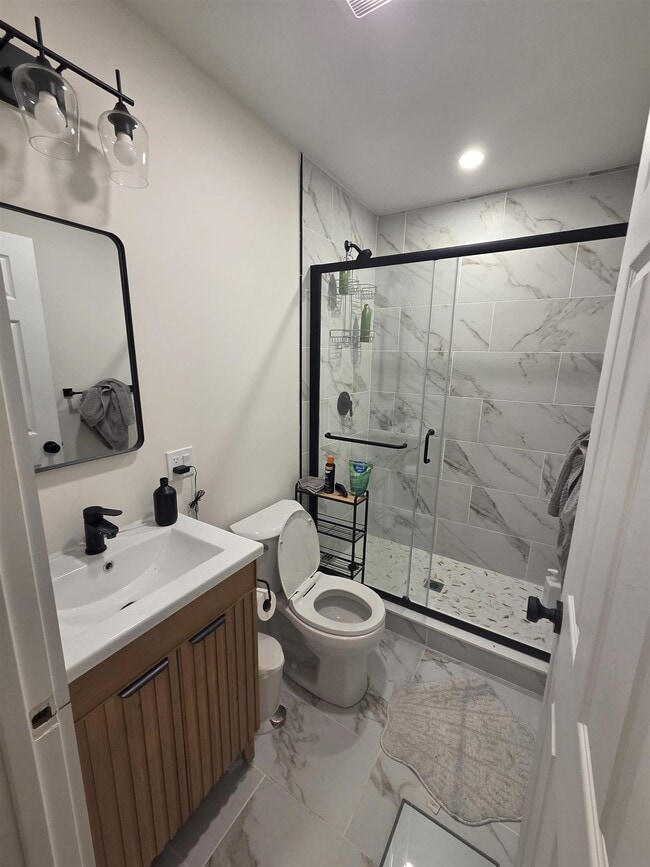 Foto del edificio - 125 Liberty Rd