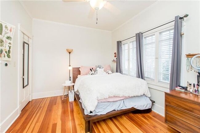 Building Photo - 5 BR- Available now or January lease - Ren...