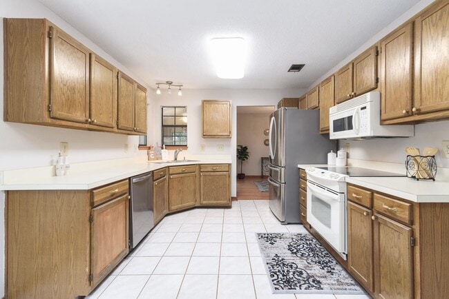 Foto del edificio - 1614 Mariah Way E