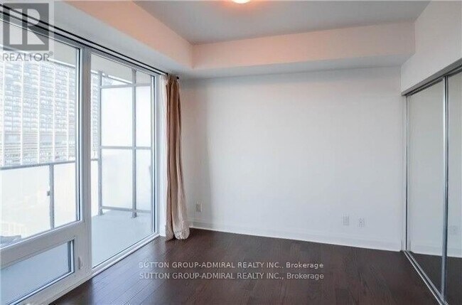 Building Photo - 1080 Bay St.