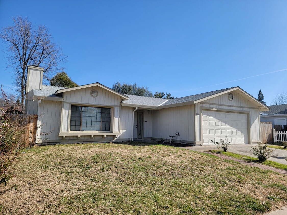 Adorable 4 Bedroom 2 Bathroom Home - Adorable 4 Bedroom  2 Bathroom Home