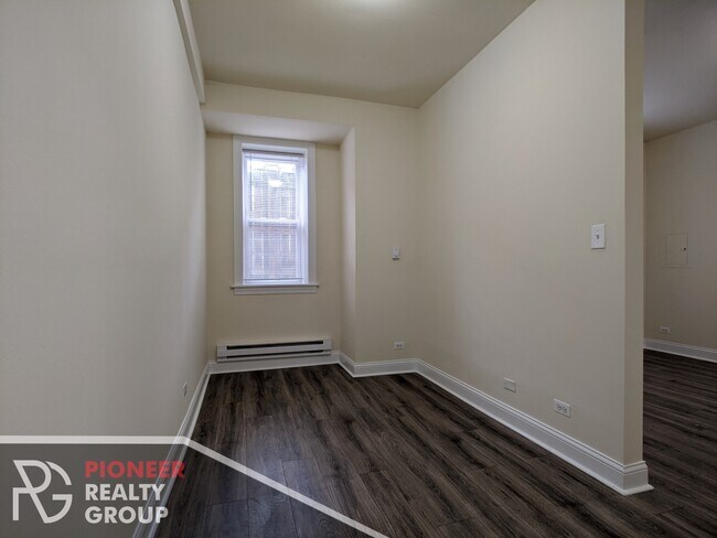 Building Photo - 2934 W Palmer St