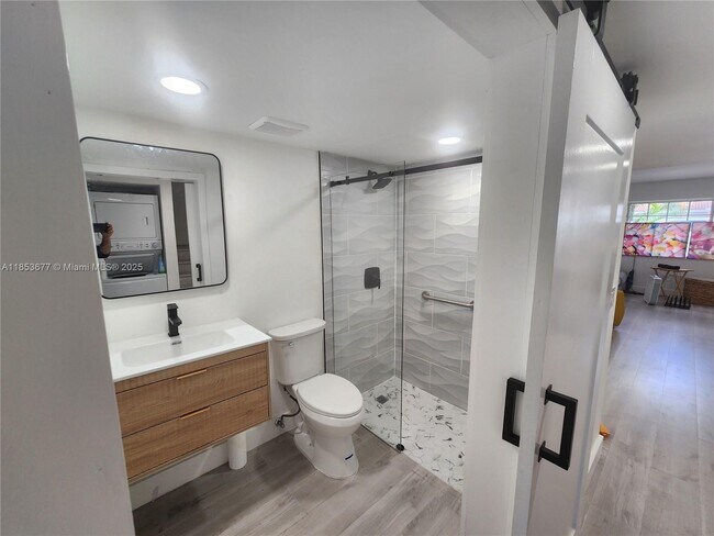 Foto del edificio - 6886 NW 166th Terrace