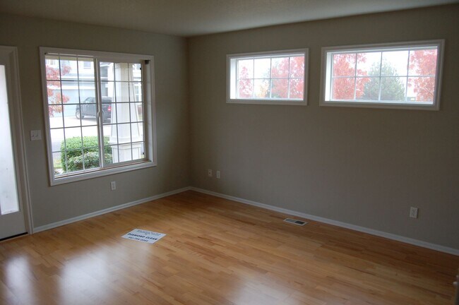 Foto del edificio - 4 Bedroom House ~ South Corvallis