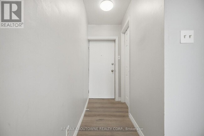 Photo du bâtiment - 2320 Hixon St