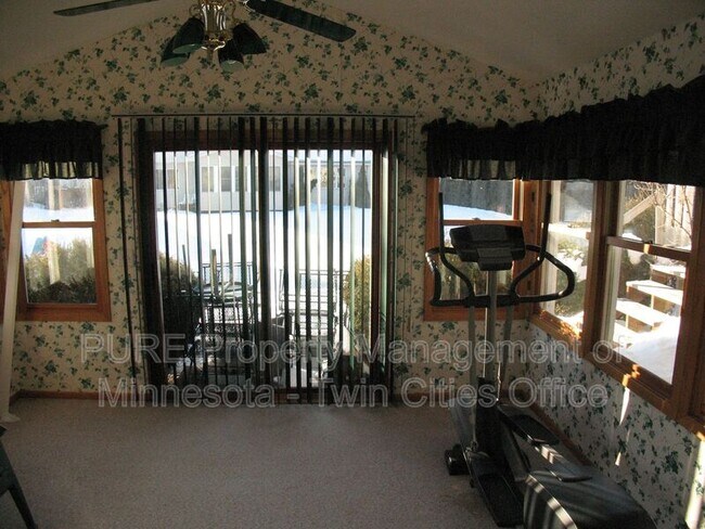 Foto del edificio - 9675 84th St S