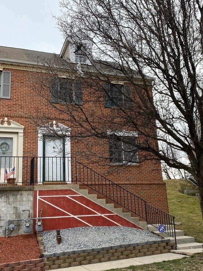 Foto del edificio - 819 Donnelly St