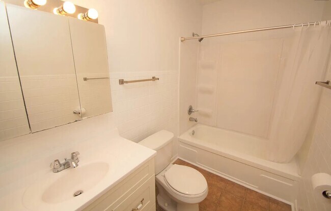 Foto del edificio - 18 Riverview Ln