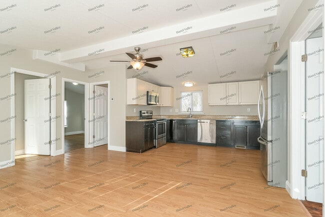 Building Photo - 147 El Jon Ln.