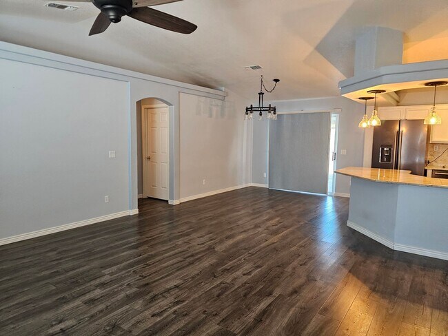 Building Photo - Unfurnished Long Term - FULL SOLAR