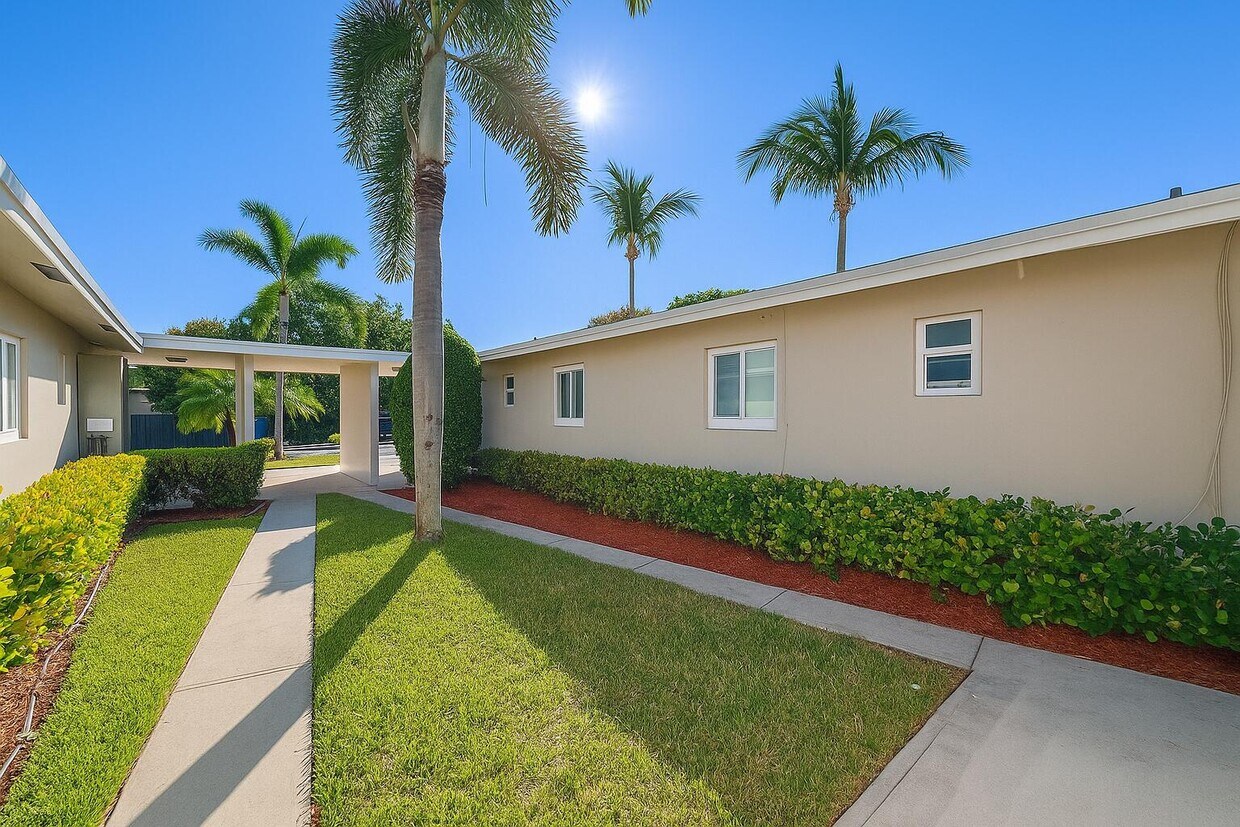 Foto principal - 3041 NE 7th Ave