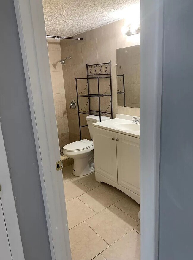 Foto del edificio - 2830 Somerset Park Dr