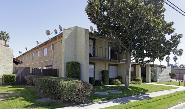 Primary Photo - Mountain Avenue Apartments