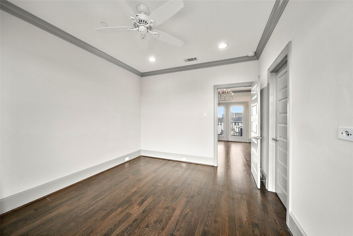 Primary Photo - 2905 Bering Dr