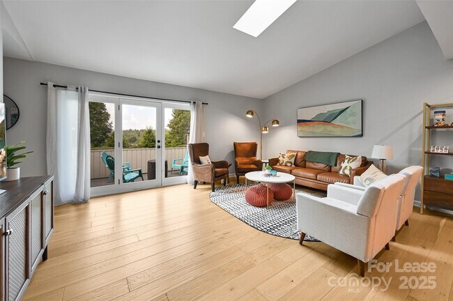 Foto del edificio - 108 Cloverleaf Ln