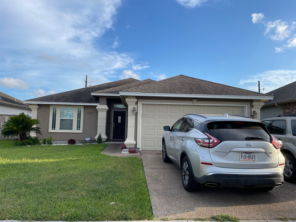 Foto principal - 4387 Aaron Dr