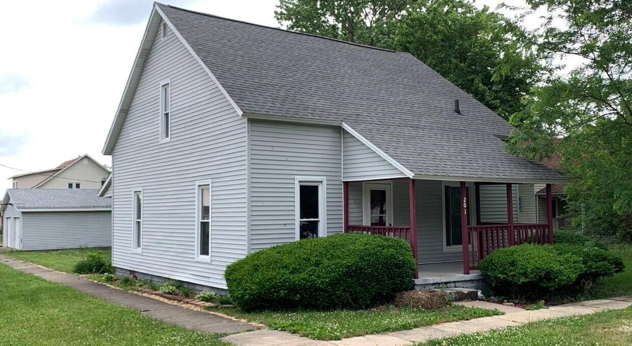 Primary Photo - 201 Kyle St
