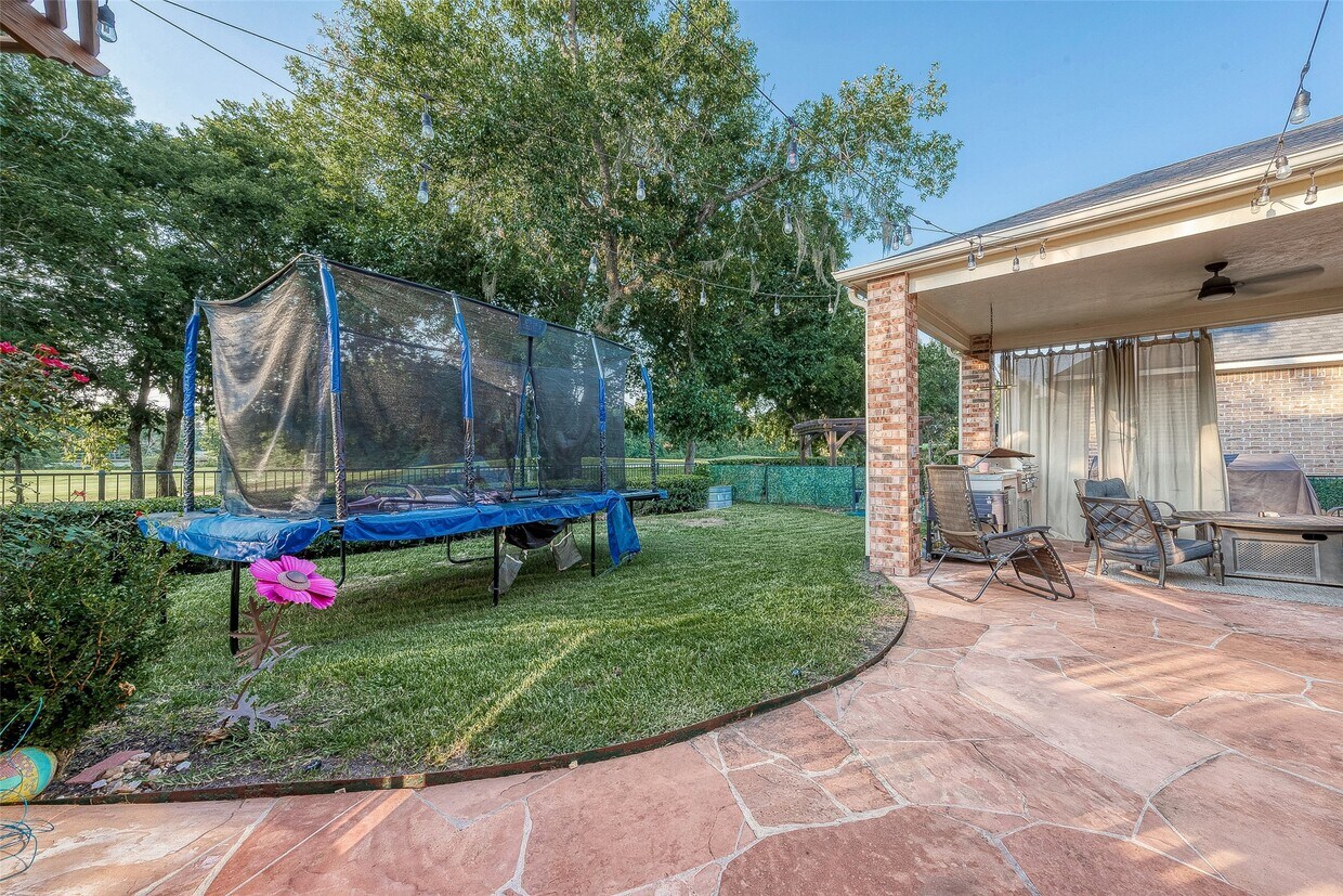Foto principal - 8807 Stones Throw Ln