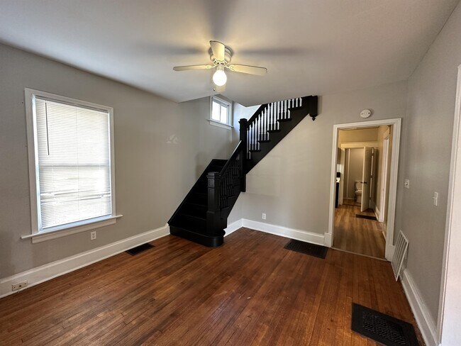 Building Photo - 1023 Haskell Ave