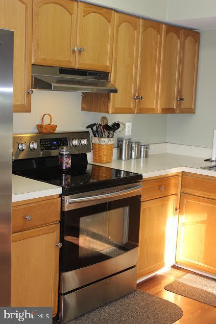 Foto del edificio - 6300 Woodside Ct