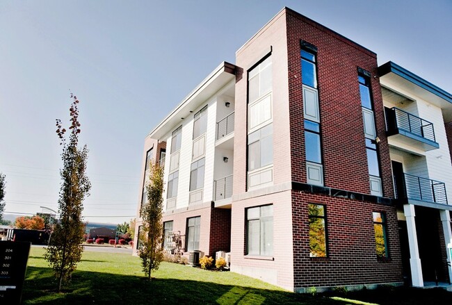 Building Photo - 105 W 100 S