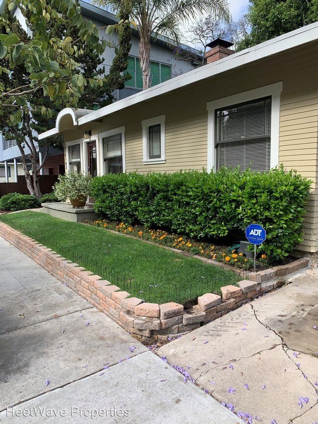 Building Photo - 2 br, 1.5 bath House - 4162 Third Avenue