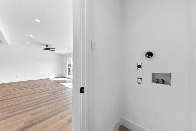Foto del edificio - 13014 John Reynolds Rd