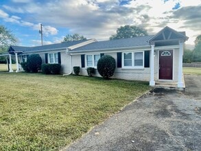 Building Photo - 1325 Dartwood Ln