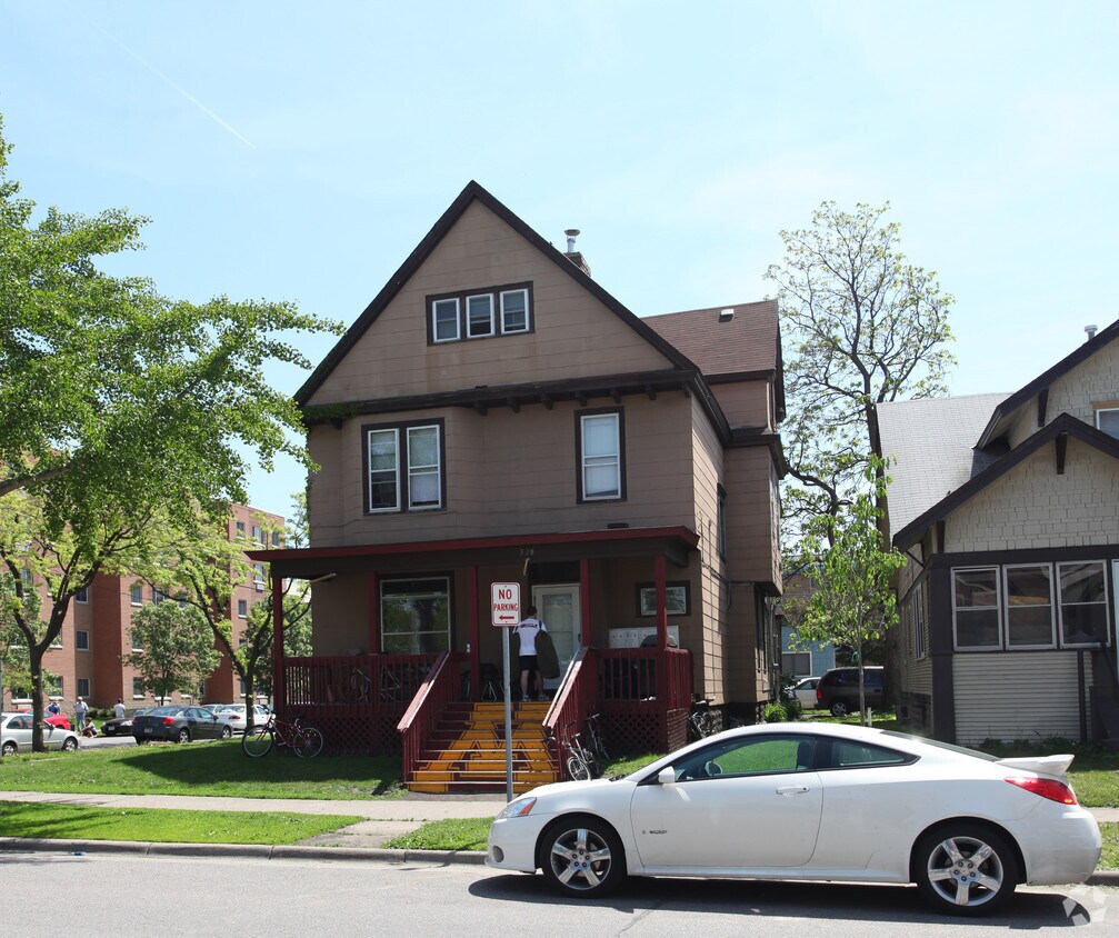 Foto del edificio - 528 14th Ave SE