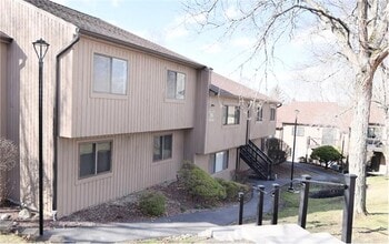 Building Photo - 3502 Fox Ln