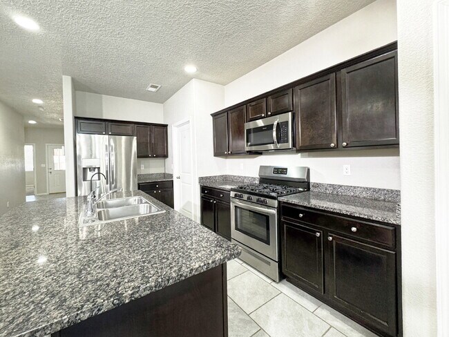 Foto del edificio - Wonderful, Newer 4 BR Home in Cleveland Heights!