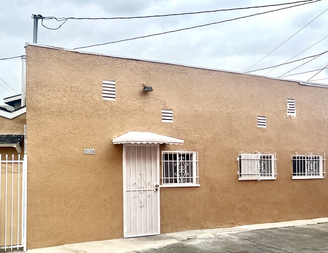 Foto del edificio - 1114 E 92nd St