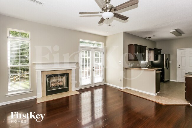 Foto del edificio - 5115 Timbertop Ln