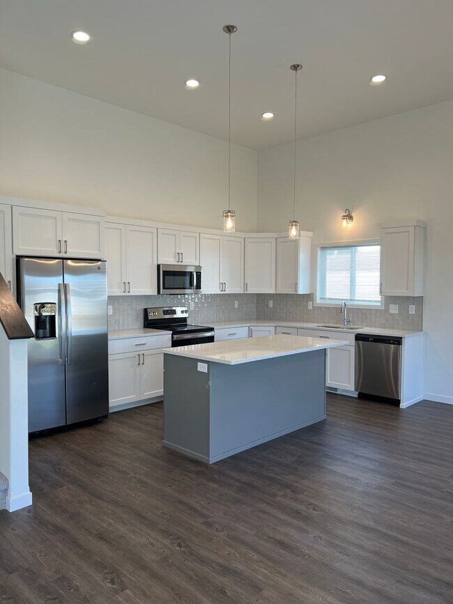 Foto del edificio - New 3 bedroom/2 bathroom house