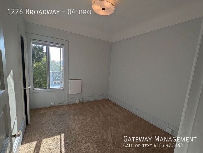 Foto del edificio - 1226 Broadway-04-bro