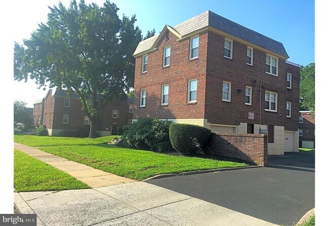 Foto del edificio - 1325 Wadsworth Ave
